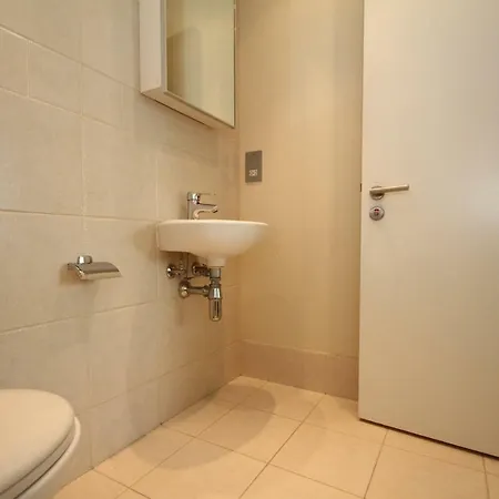 Executive Apartment *
